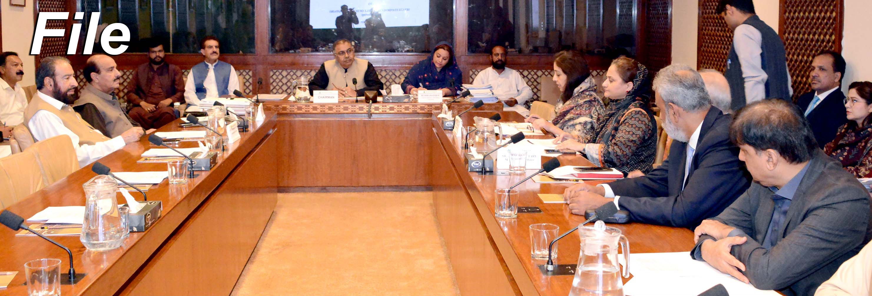 حکومتی قرضوں میں اضافہ، ہر پاکستانی شہری 3 لاکھ 25 ہزار روپے سے زائد کا مقروض