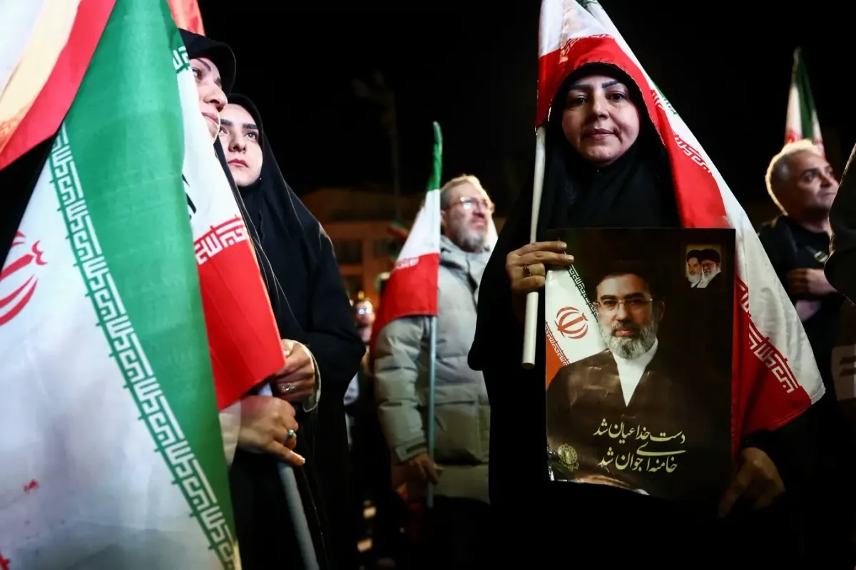 جنگ بندی کے اعلان پر ایران میں جشن، تہران کی سڑکوں پر ہزاروں افراد کا اجتماع