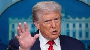 ٹرمپ کا بڑا اعلان، ایران کو ہتھیار فروخت کرنے والے ممالک پر 50 فیصد ٹیرف عائد