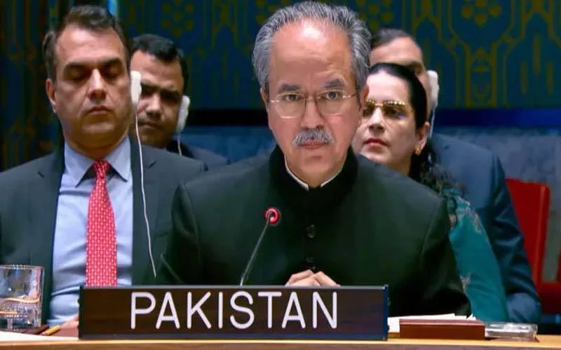 پاکستان کا آبنائے ہرمز میں معمول کی بحری نقل و حرکت کی بحالی کا مطالبہ