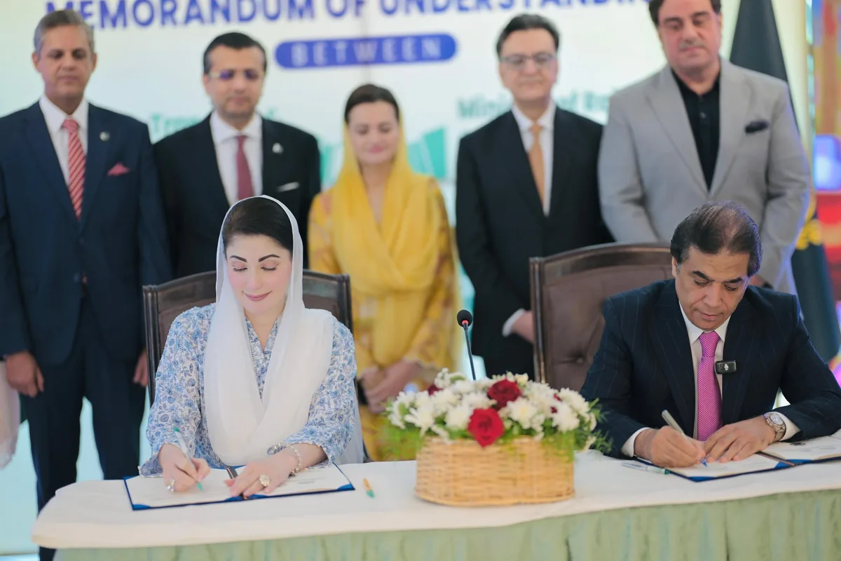 پاکستان میں پہلی تیز رفتار ٹرین منصوبے کا آغاز، ریلوے اور پنجاب حکومت کے درمیان معاہدہ