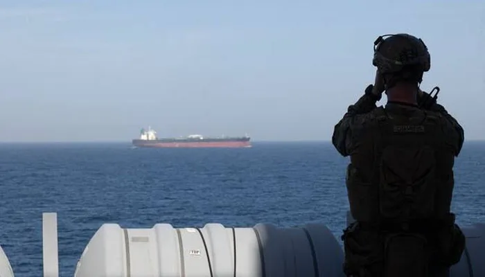 ایرانی بحری جہاز نے ناکہ بندی توڑنے کی کوشش کی، امریکی بحریہ کی کارروائی، ٹرمپ کا دعویٰ