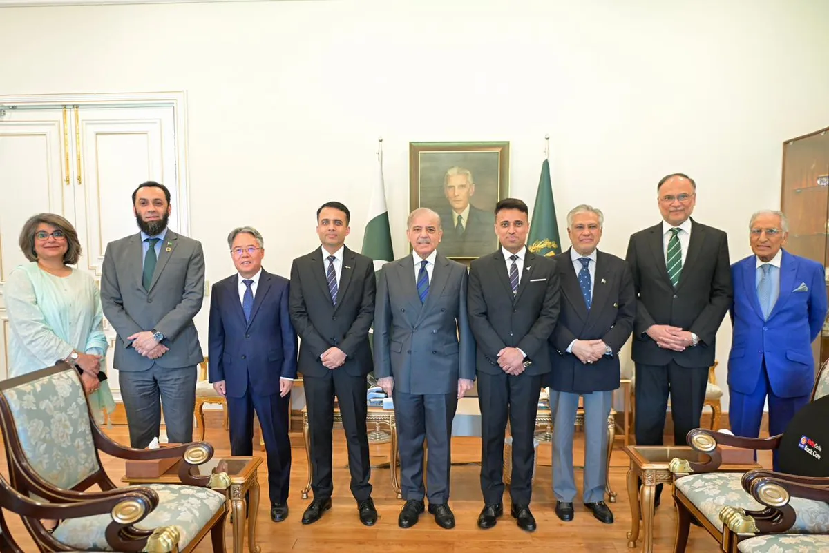 شہباز شریف سے پاکستانی خلا بازوں کی ملاقات، خلائی مشن کو تاریخی سنگ میل قرار