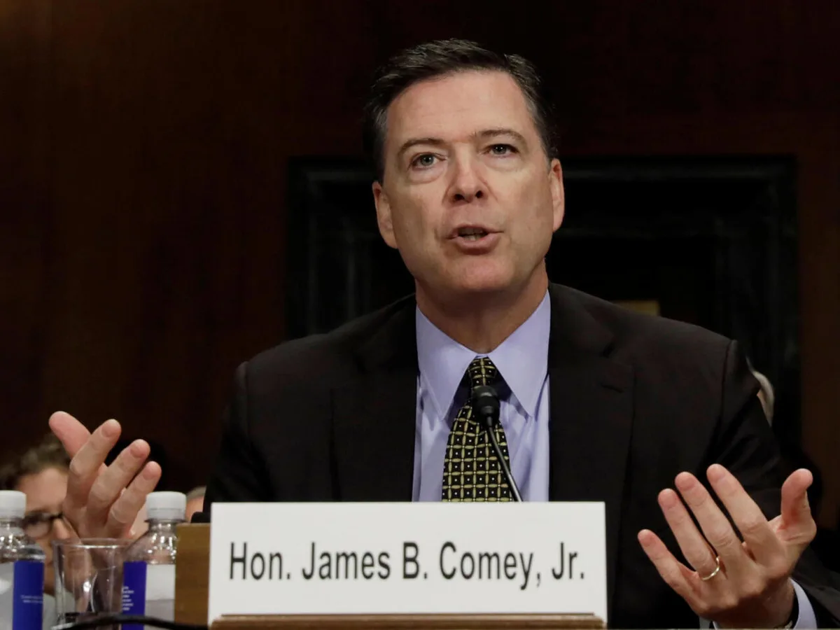 سابق ایف بی آئی ڈائریکٹر جیمز کومی پر صدر ٹرمپ کو دھمکی دینے کے الزام میں فردِ جرم عائد