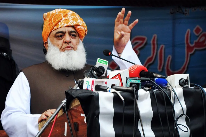 اب فیصلے ایوان میں نہیں میدان میں ہوں گے، مولانا فضل الرحمان کا ملک گیر احتجاج کا اعلان