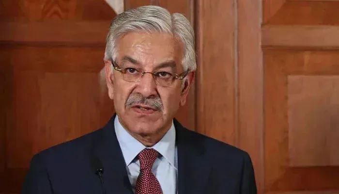 آزاد کشمیر کے کچھ بہکے ہوئے بھائی کسی ایجنڈے پر چل رہے ہیں، خواجہ آصف