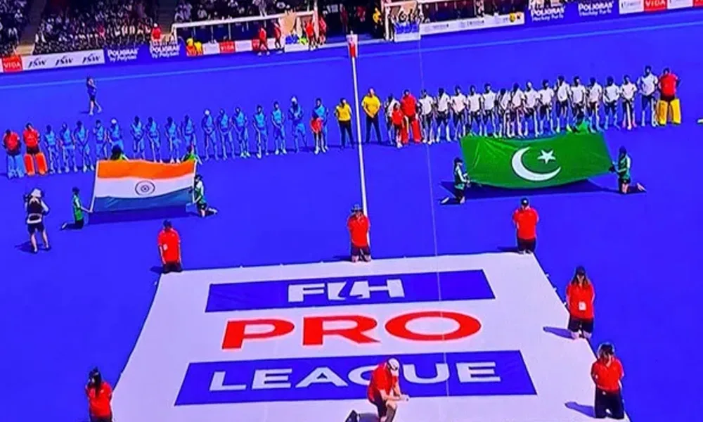 غلط پاکستانی پرچم ڈسپلے کرنے پر ایف آئی ایچ کی معافی، قومی ہاکی ٹیم کا احتجاج کامیاب