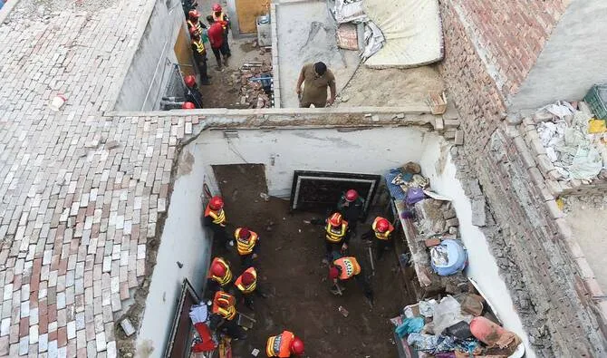 لاہور کاہنہ حادثہ: ٹیوشن سینٹر کی چھت گرنے کا مقدمہ درج، 5 افراد گرفتار