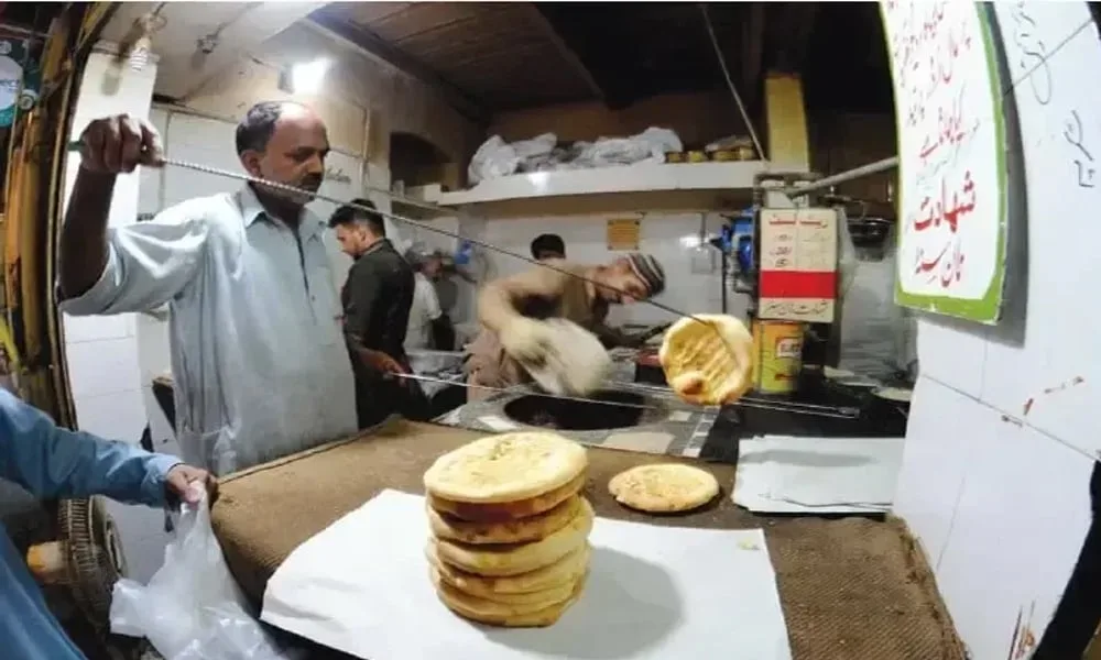 روٹی کی قیمت پر نان بائیوں اور محکمہ خوراک میں تنازع برقرار، تندور بند کرنے کی دھمکی