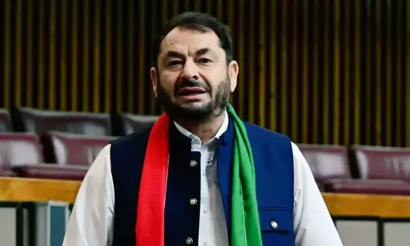 اقبال آفریدی کا دعویٰ: عمران خان نے آخری ملاقات میں کہا پارٹی میری بات نہیں مان رہی