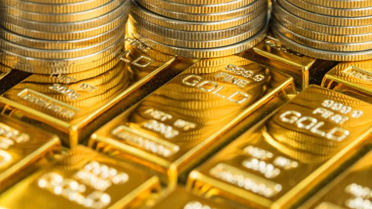 عالمی منڈی میں سونا مہنگا، قیمت 4 ہزار 285 ڈالر فی اونس کی سطح عبور کر گئی