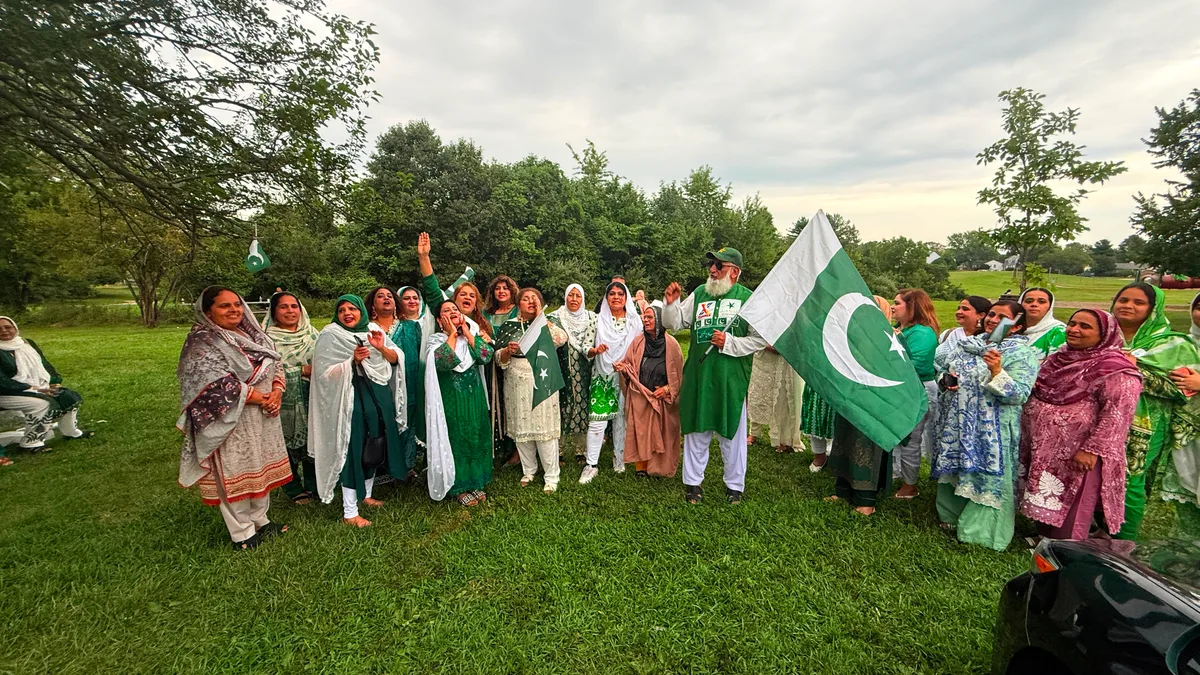 بالٹیمور میں 14 اگست میلہ، پاکستانی خواتین نے وطن سے محبت کا اظہار کیا