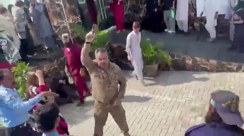 سرحد یونیورسٹی میں طاقت کا مبینہ بے جا استعمال، فوجی افسر کی طلبہ پر فائرنگ، شدید احتجاج