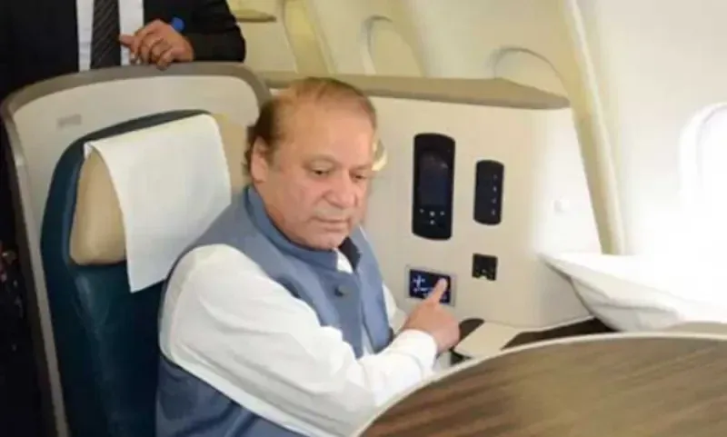 نواز شریف وطن واپس پہنچ گئے، حسن اور حسین نواز بھی ہمراہ