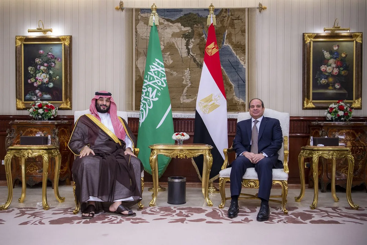 سعودی ولی عہد محمد بن سلمان کی مصری صدر السیسی سے ملاقات، خطے کی صورتحال پر اہم گفتگو