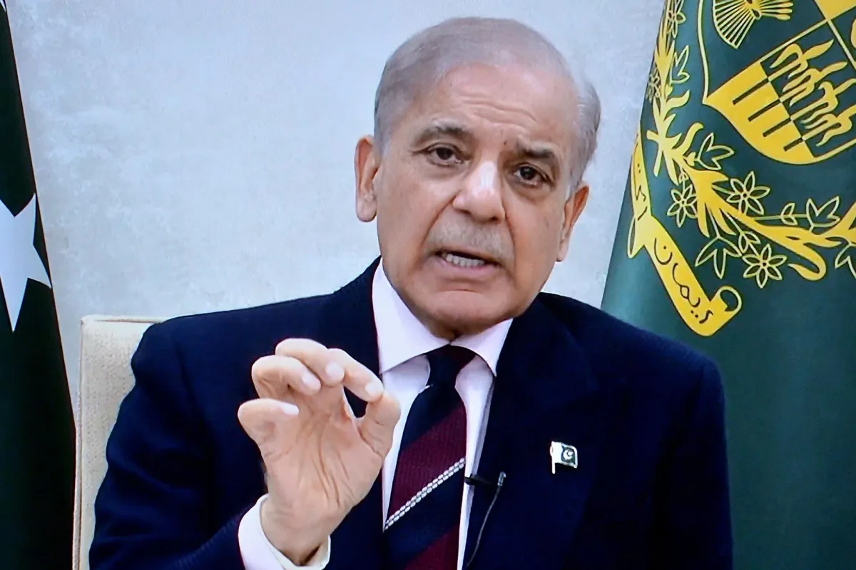 مکہ مکرمہ پر ڈرون حملے کی کوشش قابل مذمت، سعودی عرب کے ساتھ کھڑے ہیں: وزیراعظم