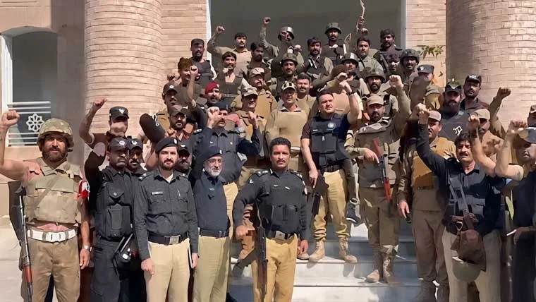 کوہاٹ پولیس لائنز پر خودکش حملے کے بعد کلیئرنس آپریشن مکمل، تمام دہشتگرد ہلاک