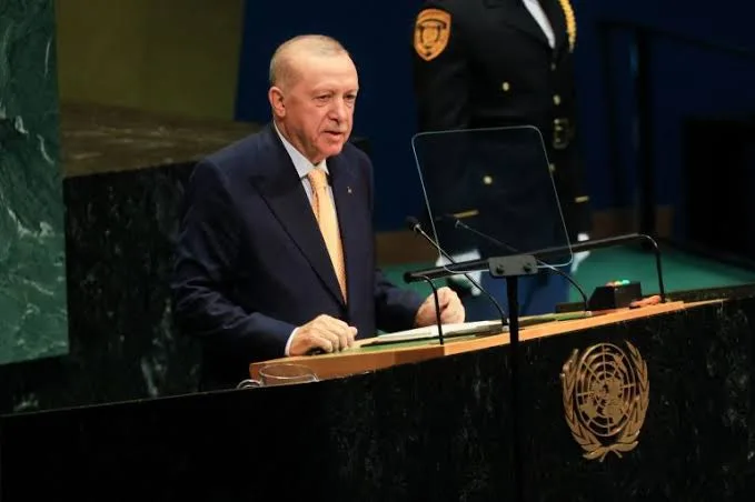 ہیڈر: اسرائیلی حکومت ٹرمپ کے غزہ منصوبے میں رکاوٹیں ڈال رہی ہے، اردوان