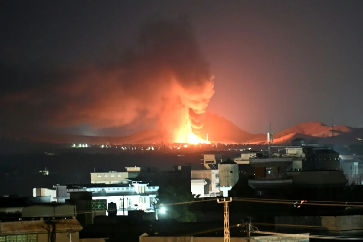 پاکستان کا افغانستان میں 10 فوجی اہداف پر حملہ، عطا تارڑ کا سخت ردعمل | افغان ڈرونز کی دراندازی