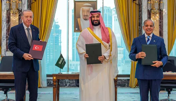 سعودی عرب پر حوثی حملوں کے بعد پاکستان، سعودی عرب اور ترکیہ کے اعلیٰ فوجی حکام کا ہنگامی اجلاس