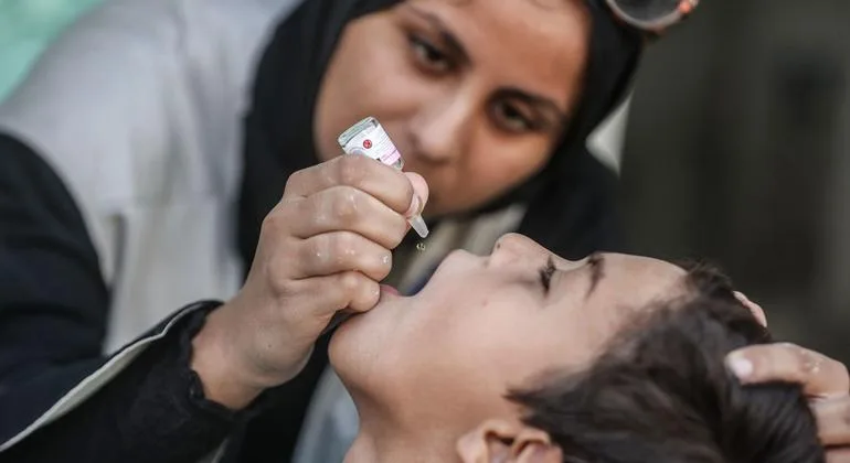 انسداد پولیو مہم مکمل، ملک بھر میں 2 کروڑ 93 لاکھ بچوں کو قطرے پلائے گئے