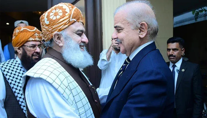 مولانا فضل الرحمان کا وزیراعظم کو خیبرپختونخوا میں ایمرجنسی اور گورنر راج سے گریز کا مشورہ