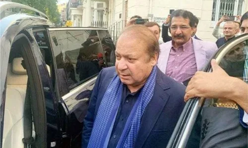 سابق وزیراعظم نواز شریف لندن پہنچ گئے، ایون فیلڈ ہاؤس میں قیام اور طبی معائنے کا امکان
