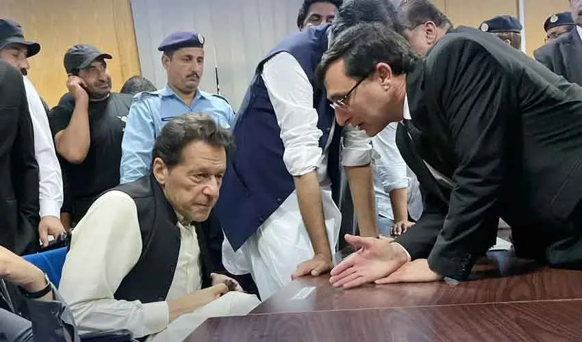 بیرسٹر گوہر کا عمران خان کے آفیشل ایکس اکاؤنٹ سے لاتعلقی کا اظہار
