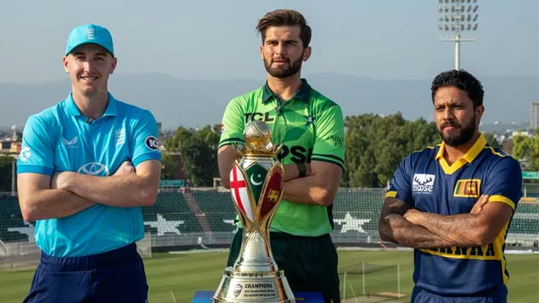 پاکستان، سری لنکا اور انگلینڈ کی ون ڈے ٹرائی سیریز کی ٹرافی کی رونمائی، کپتانوں کا فوٹو شوٹ