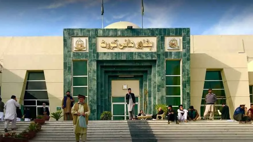 خیبرپختونخوا میں گورنر راج، پی ٹی آئی کی پشاور ہائیکورٹ سے لارجر بینچ بنانے کی استدعا