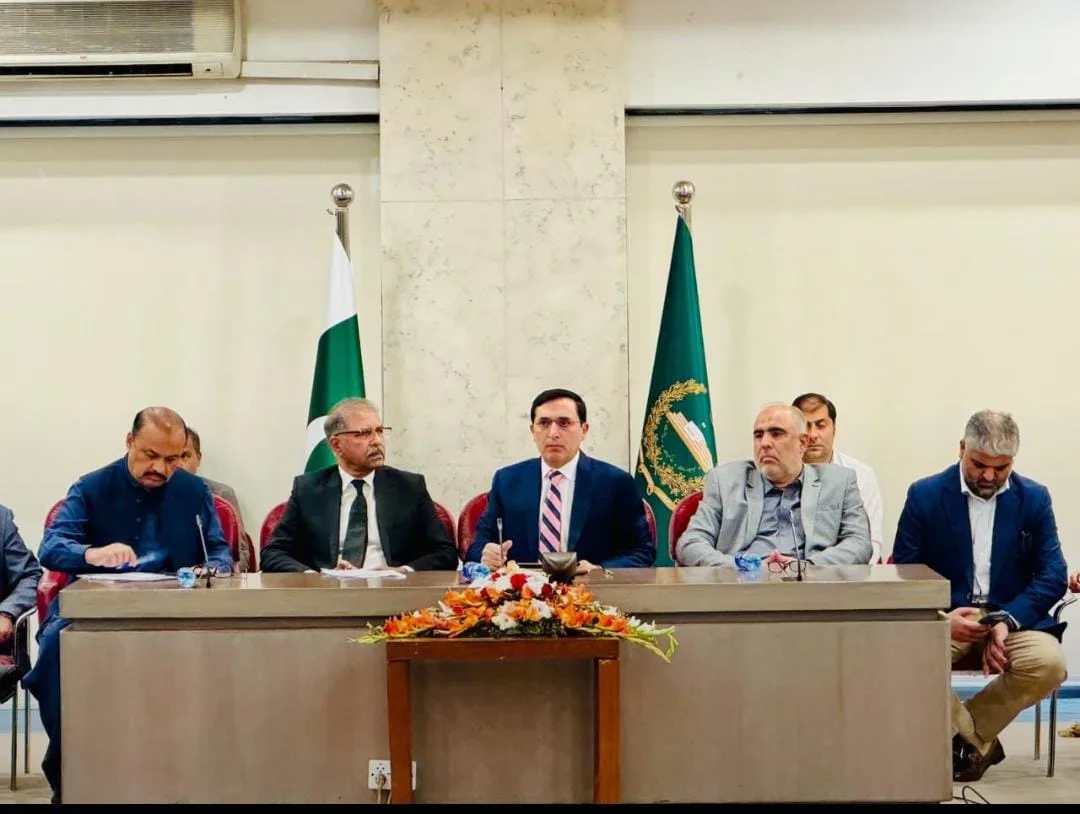 پی ٹی آئی اجلاس میں مذاکرات کے اختیار پر اختلاف، پی ٹی آئی اجلاس کی اندرونی کہانی 