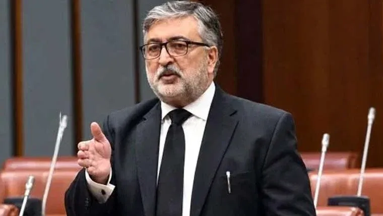 آنے والے چند ہفتے اہم، آل پارٹیز کانفرنس پائپ لائن میں ہے: کامران مرتضیٰ